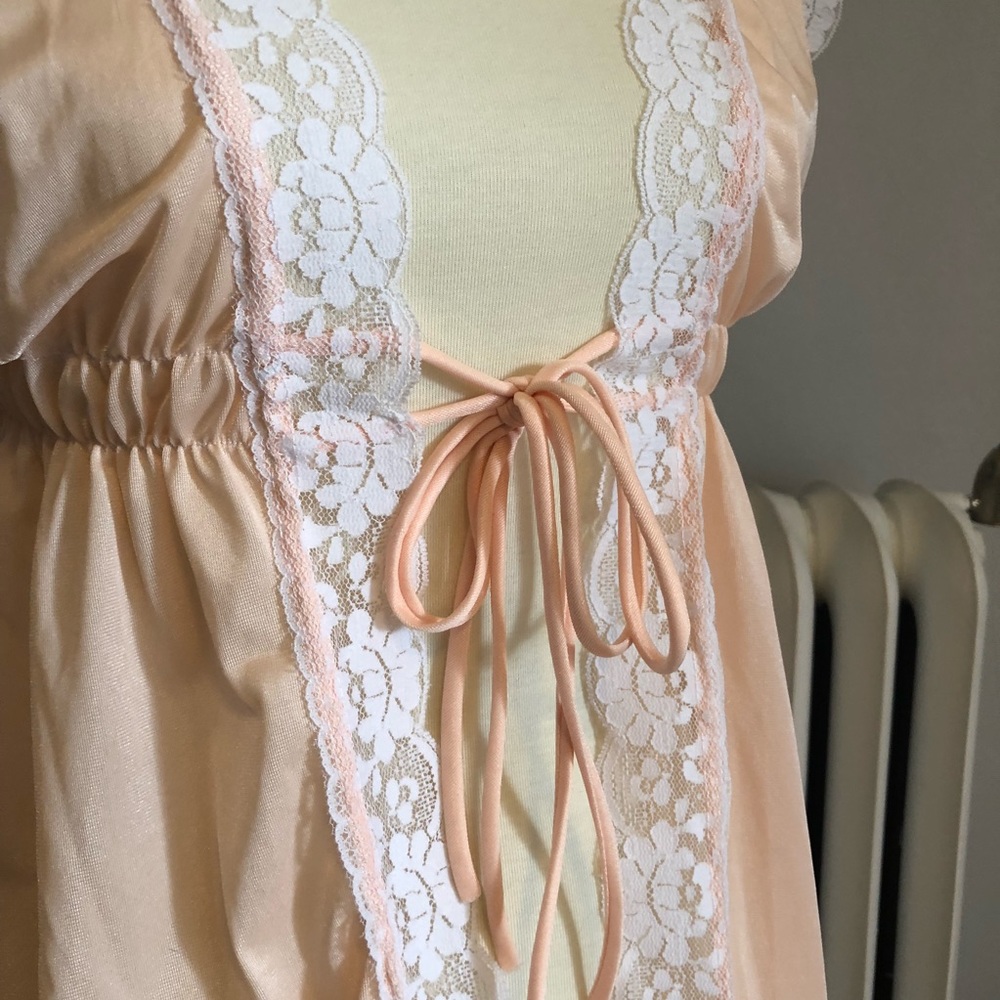 Vintage Robe - Picture 2 of 4